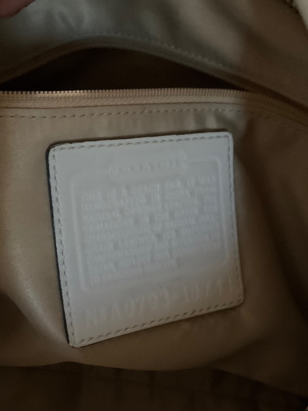 Coach Cream Leather Hobo with Gold Turn-Lock - Picture 7 of 16